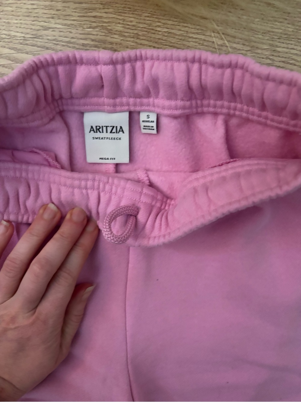 Aritzia sweat fleece set in morganite pink- perfect crew and joggers - Picture 3 of 7